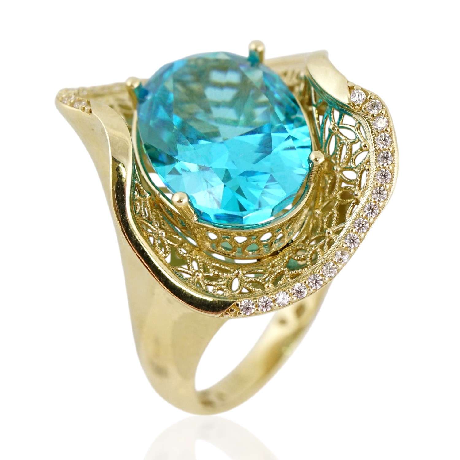 10k Yellow Gold Light Blue Oval Zircon Ring