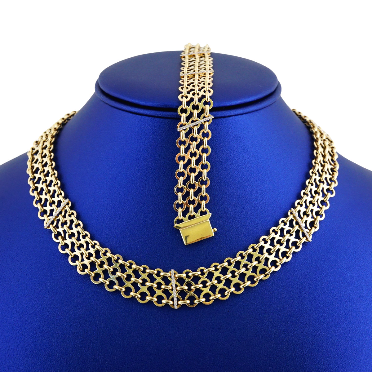 Elegant 14k Yellow Gold Jewelry Set Designed for Women